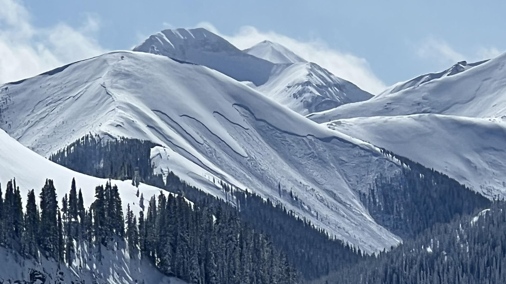 A natural avalanche Feb. 23 in the San Juan mountains. Photo courtesy of Byran Jarrett and CAIC.