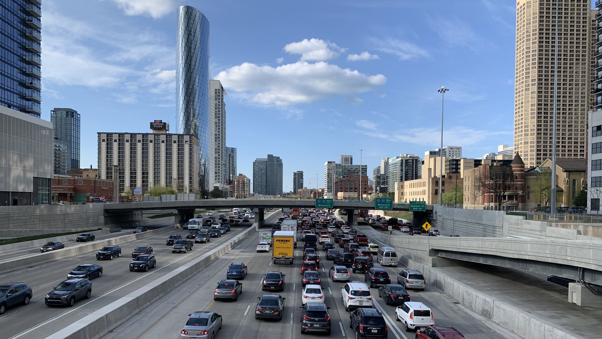 Photo of expressway traffic