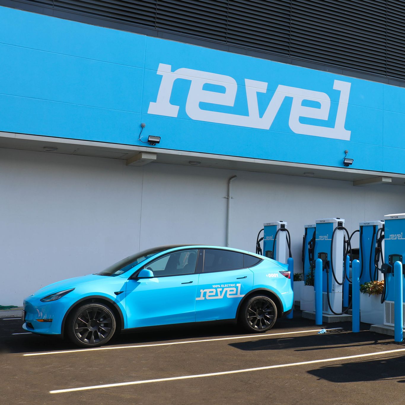 Revel launches electric vehicle ride sharing in New York City