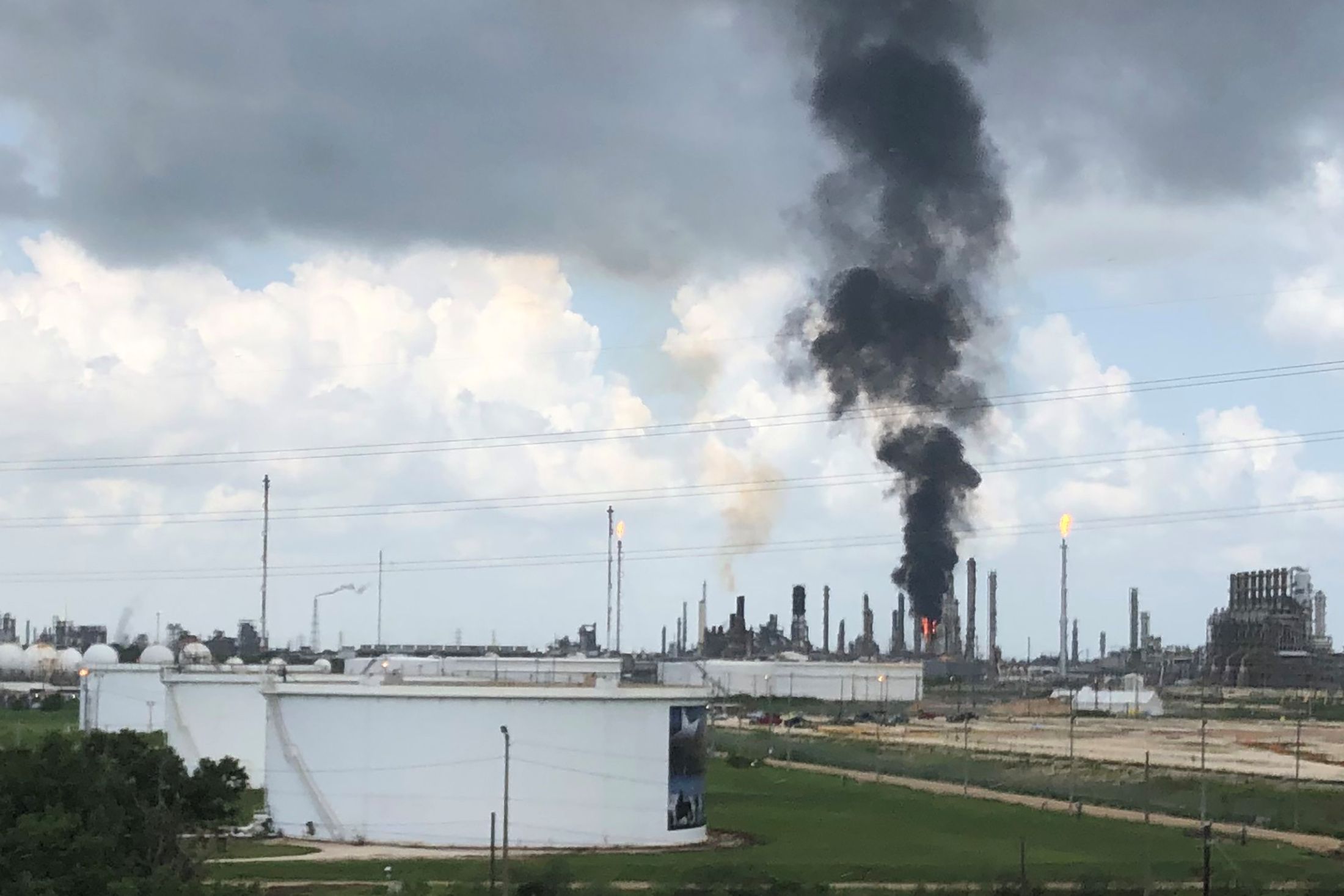 Exxon Mobil Texas Refinery Rocked By Explosion And Fire - Axios