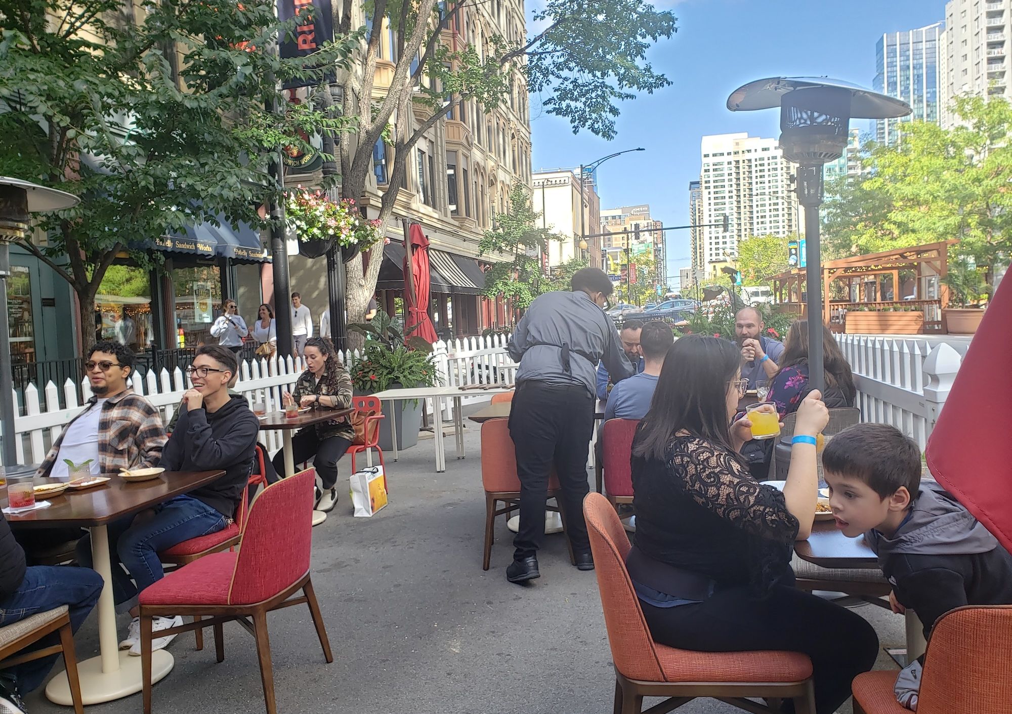 Clark Street streetery future unclear amid City Hall dispute Axios Chicago