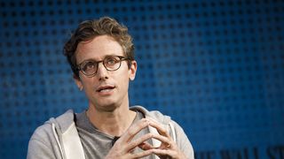 BuzzFeed Information to close down