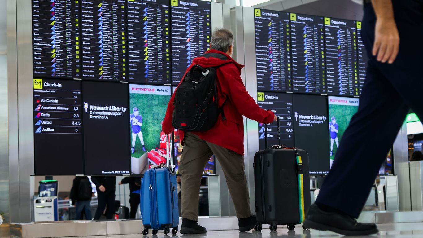 Government Shutdown Risks Widespread Thanksgiving US Travel Disruptions