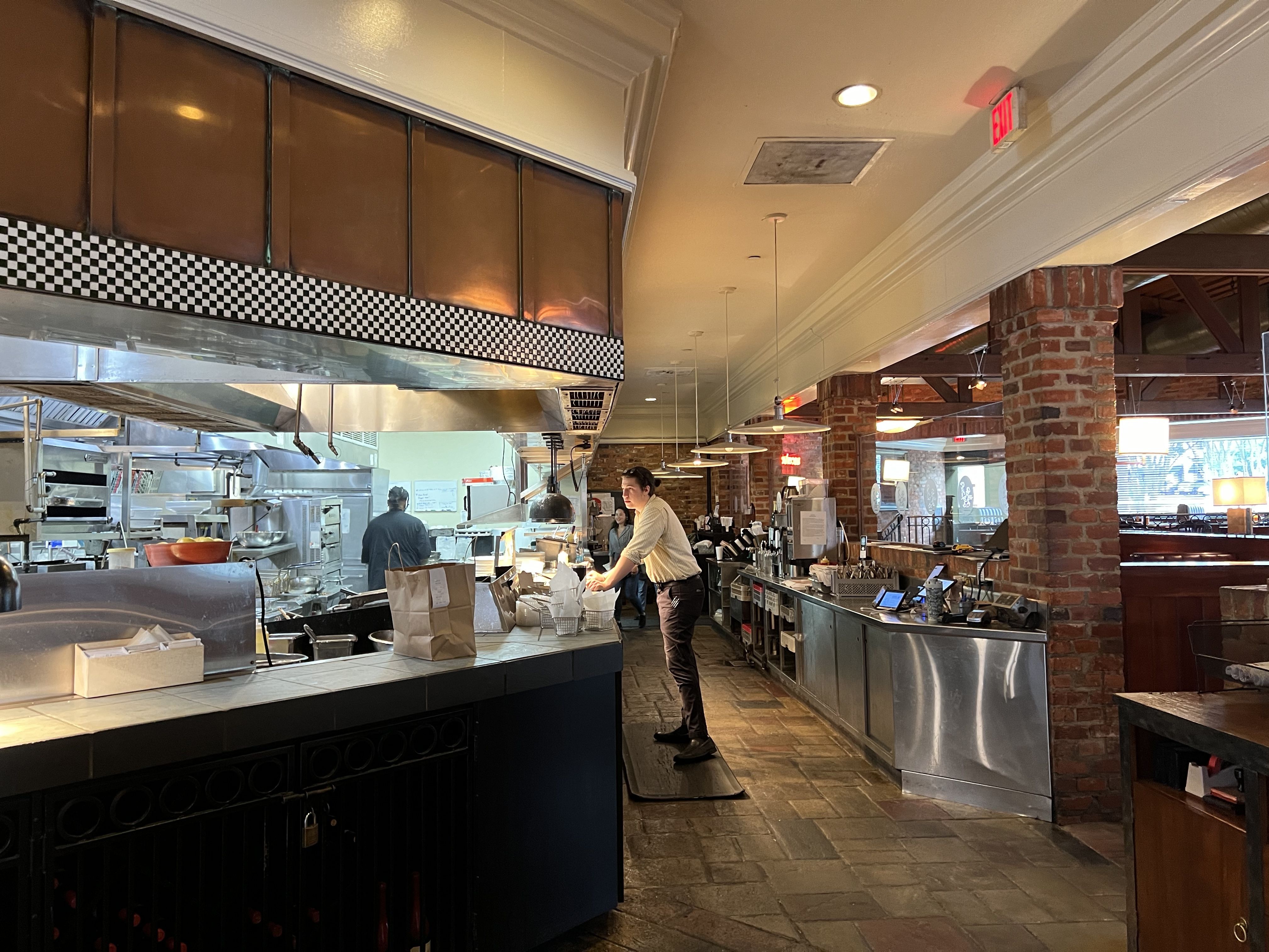 Charlotte restaurant Harper's is closing after 32 years in SouthPark