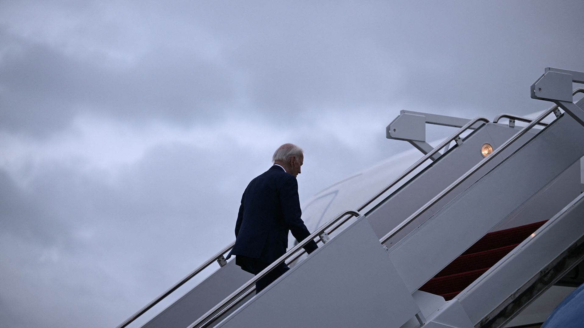 President Biden boards Air Force One.