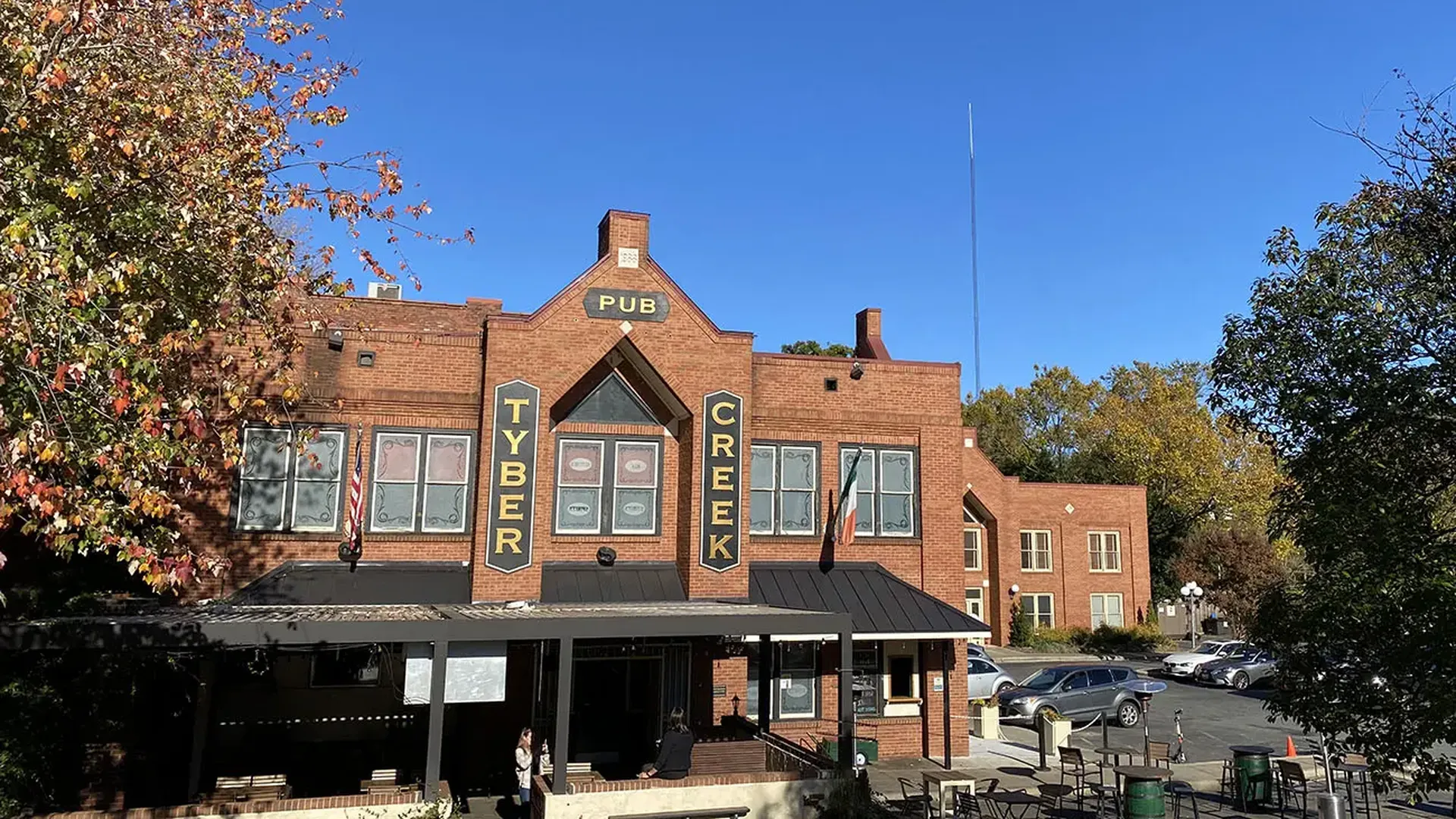 Tyber Creek exterior