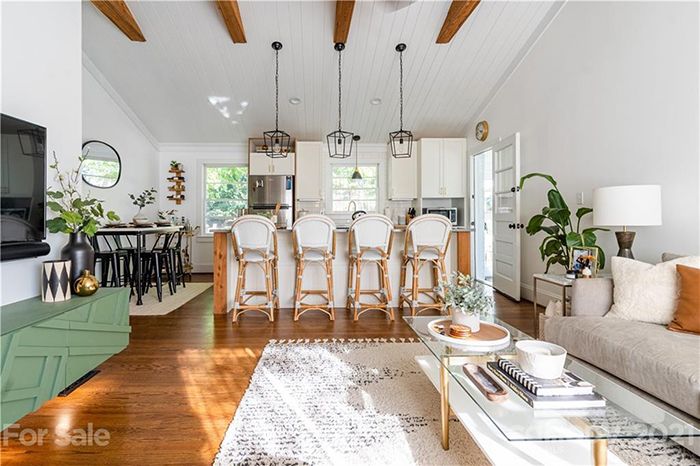 6333 Montpelier Rd, interior