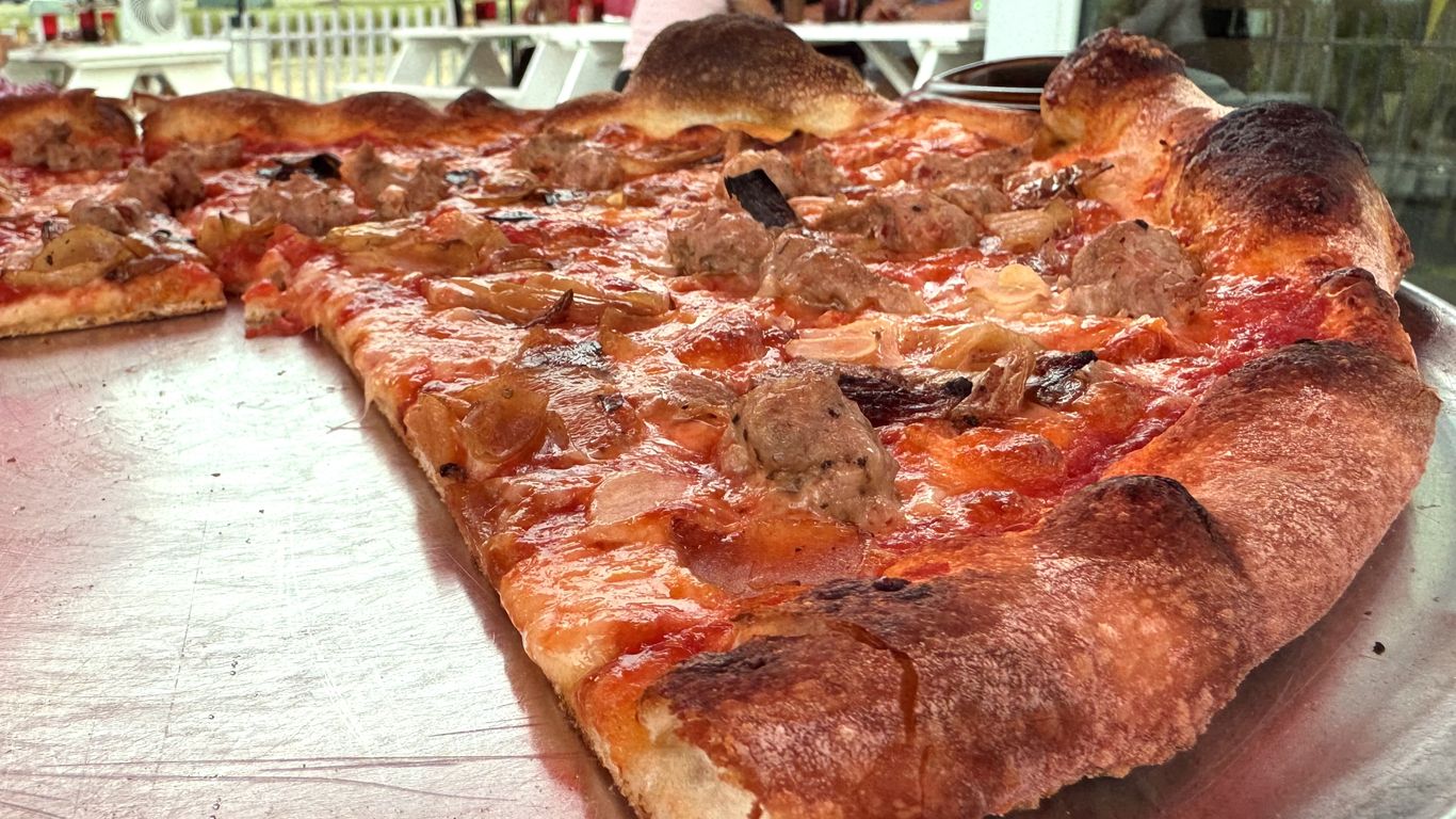 Monday Munchies: Pizza Lottie's