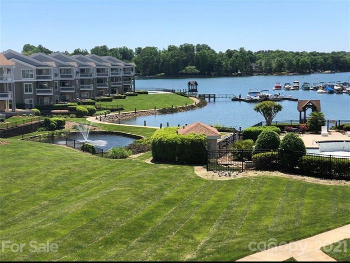 1041 Southwest Dr #41, views