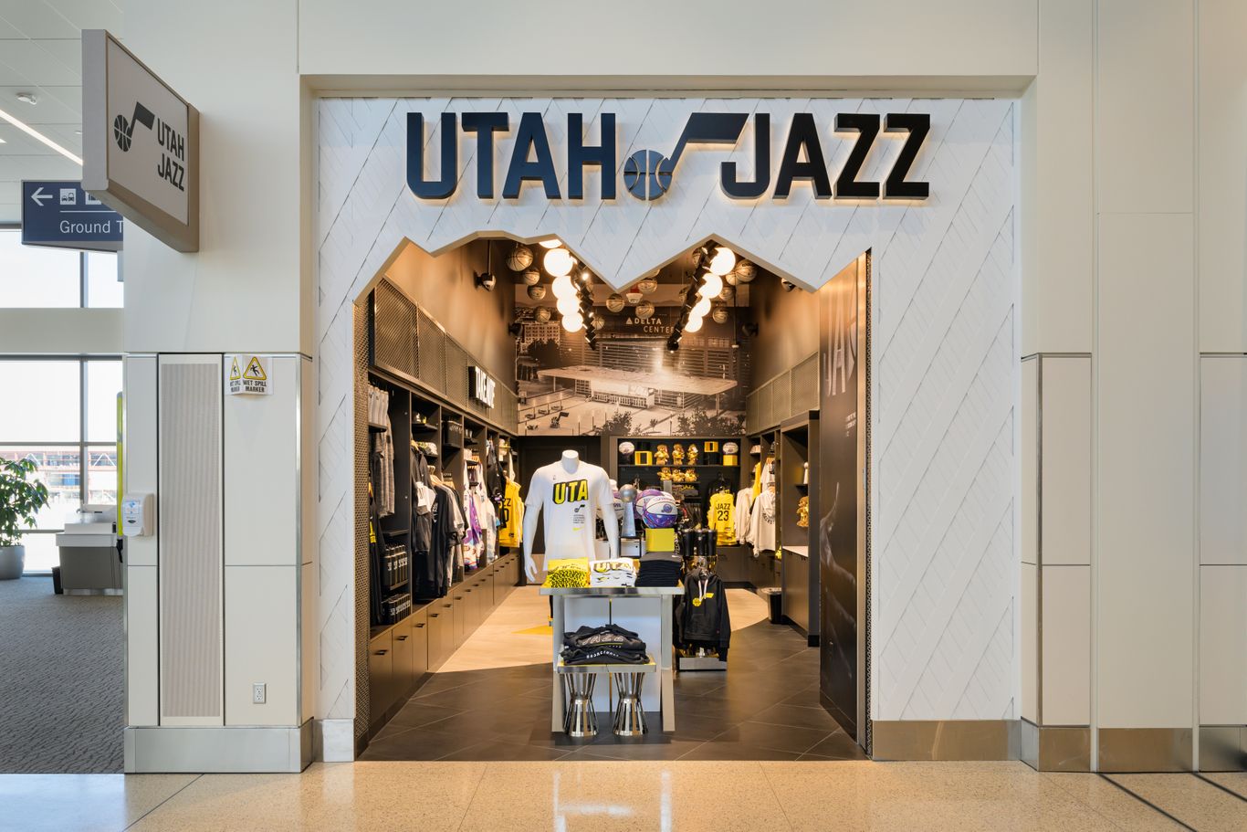 New Utah Jazz apparel store opens in Salt Lake City International Airport -  Axios Salt Lake City