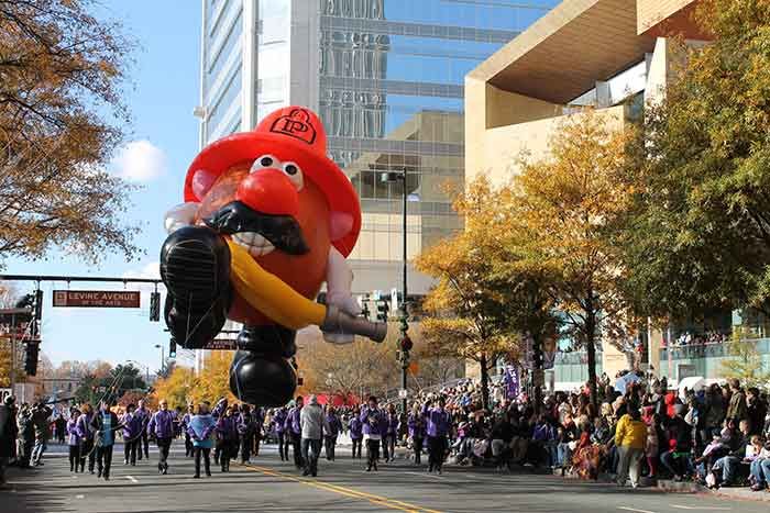 balloon-at-thanksgiving-day-parade-uptown-charlotte
