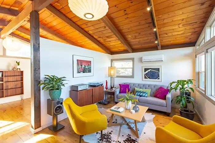 Hello Bungalow! interior