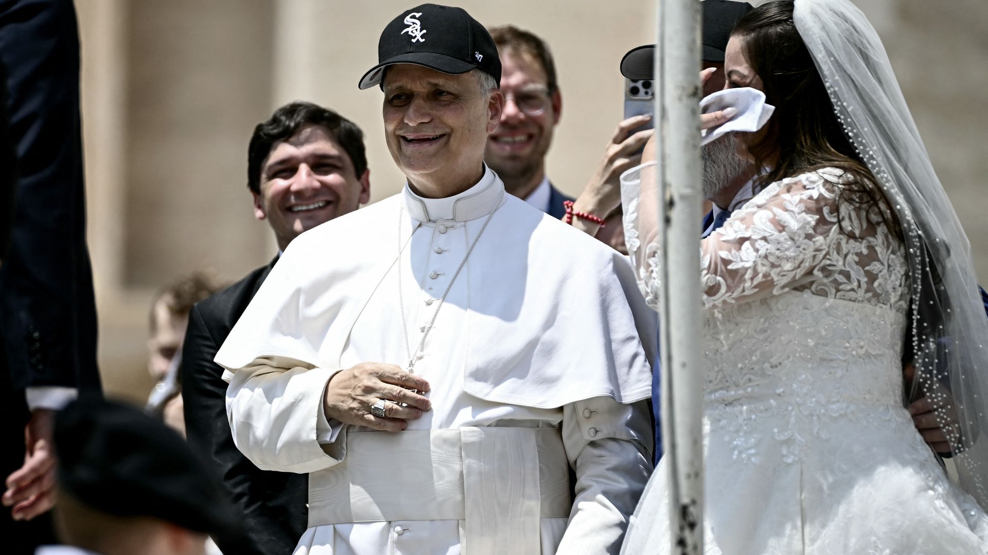 Pope Leo XIV in a Chicago White Sox baseball cap.