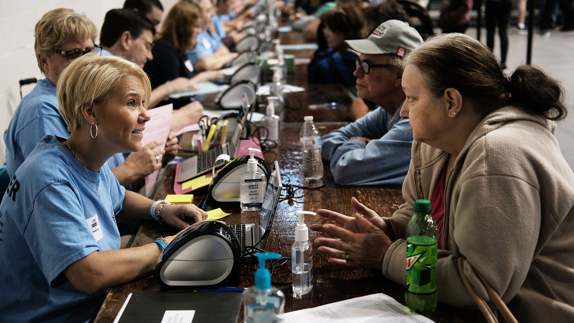 People signing up for health insurance