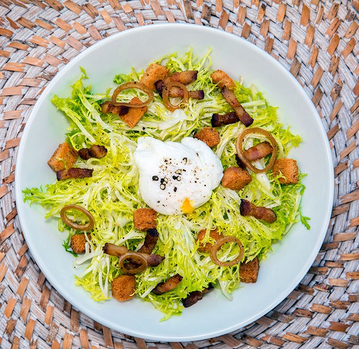 Salade-Lyonnaise-menu-item-la-belle-helene