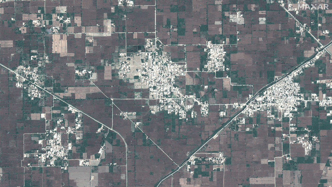 Satellite image before and after the flooding in Pakistan. 