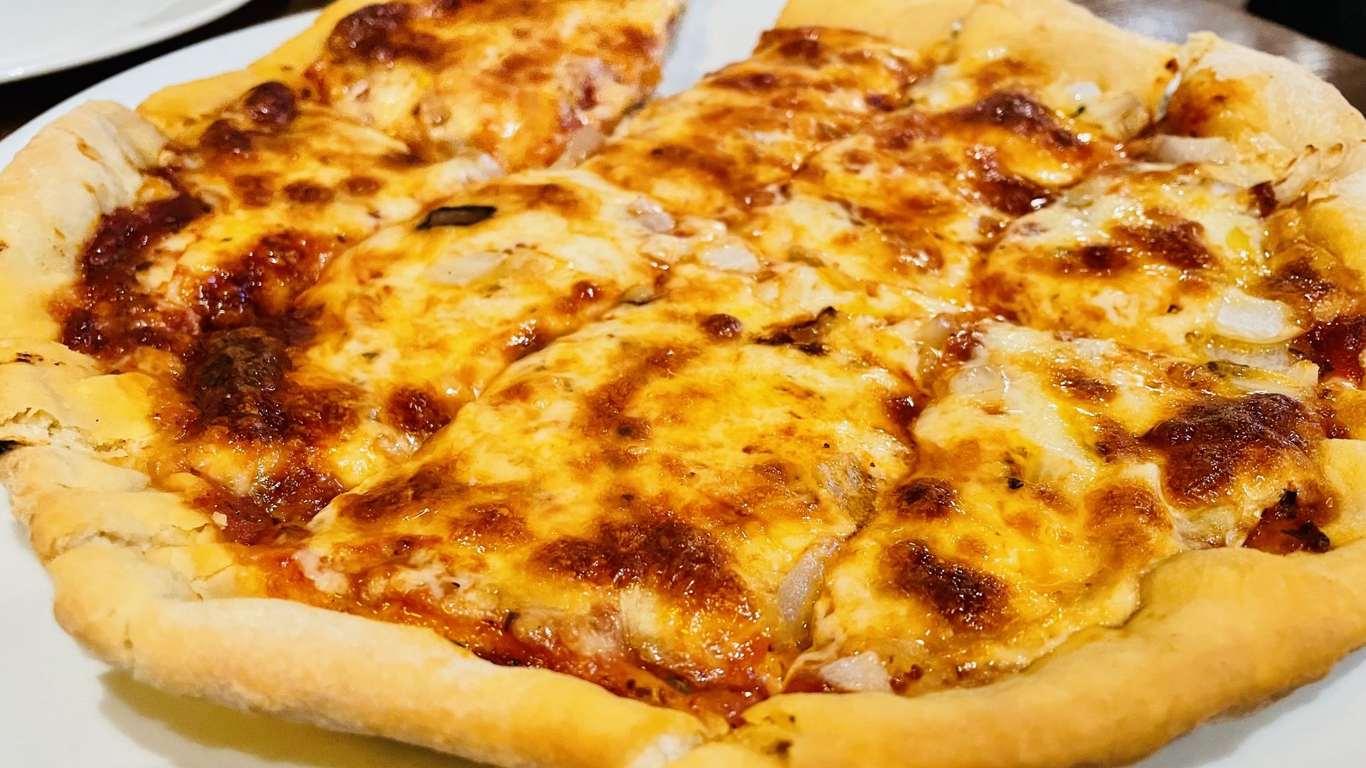 A photo of Bamie's pizza.