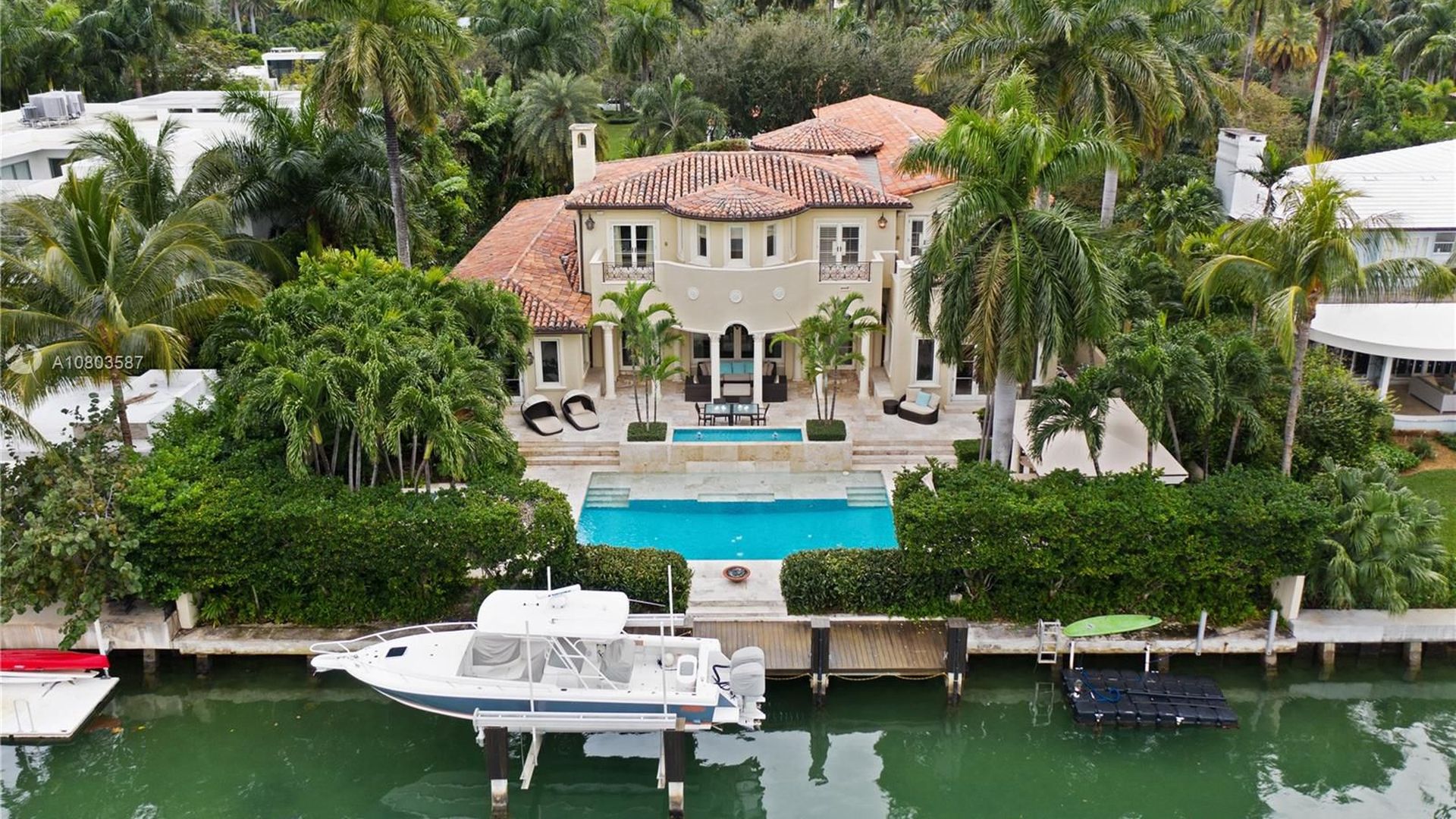 $14.995 million offering in Miami Beach.