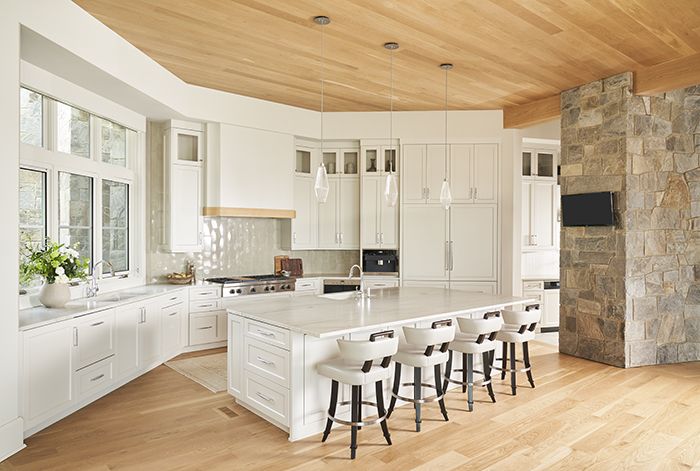 2020 Finalist- Lakefront Living kitchen
