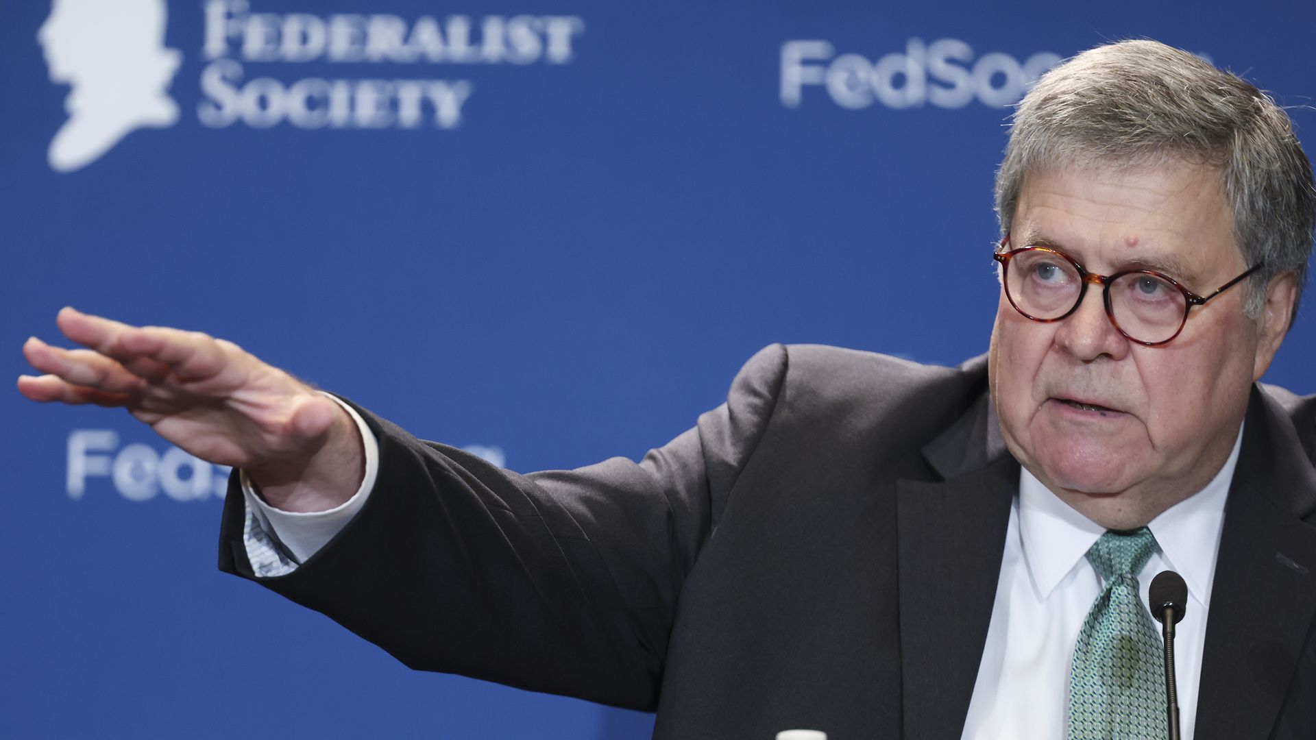 Former U.S. Attorney General William Barr speaks at a meeting of the Federalist Society on September 20, 2022.