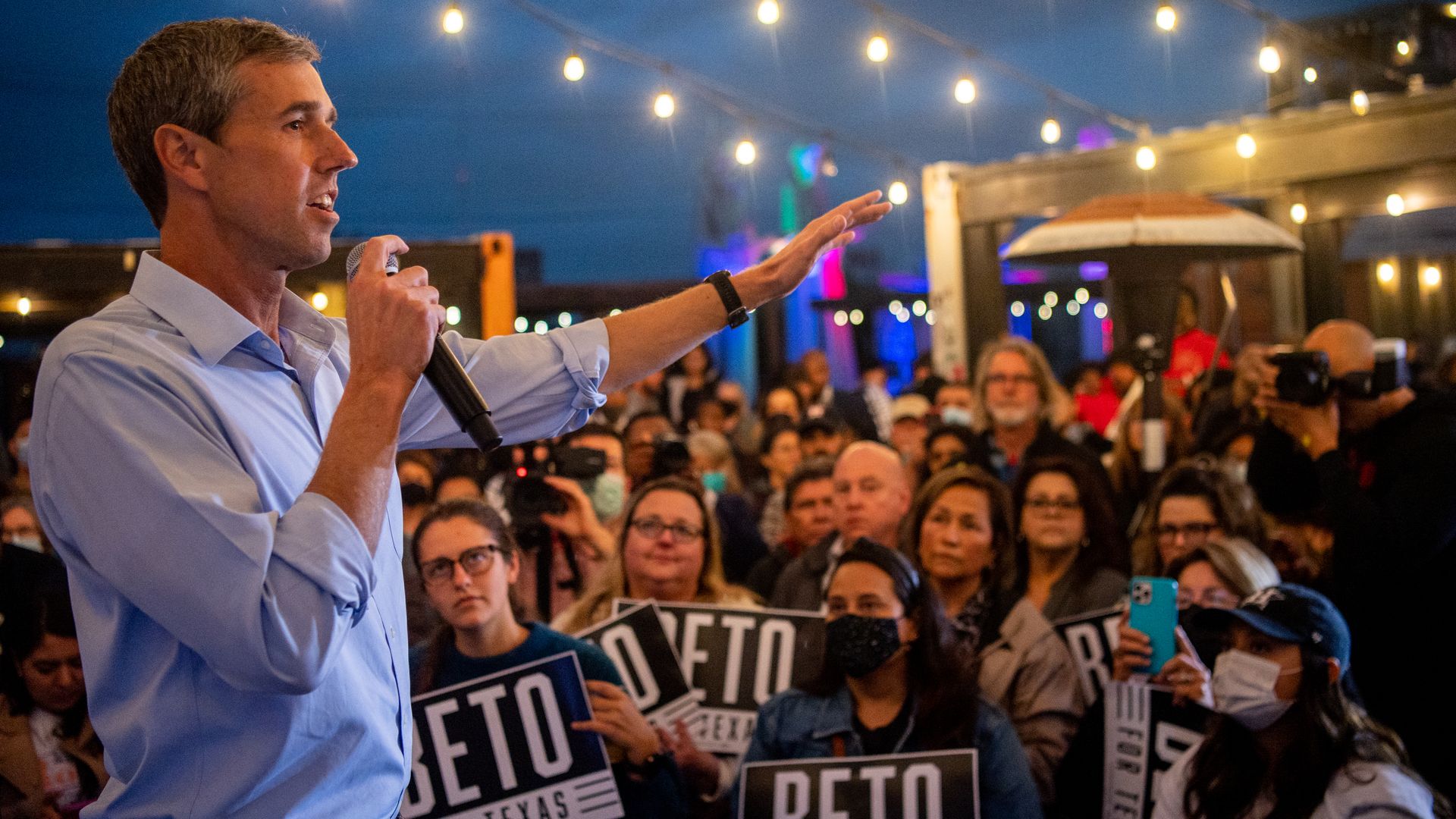 Beto talking to a rapt audience