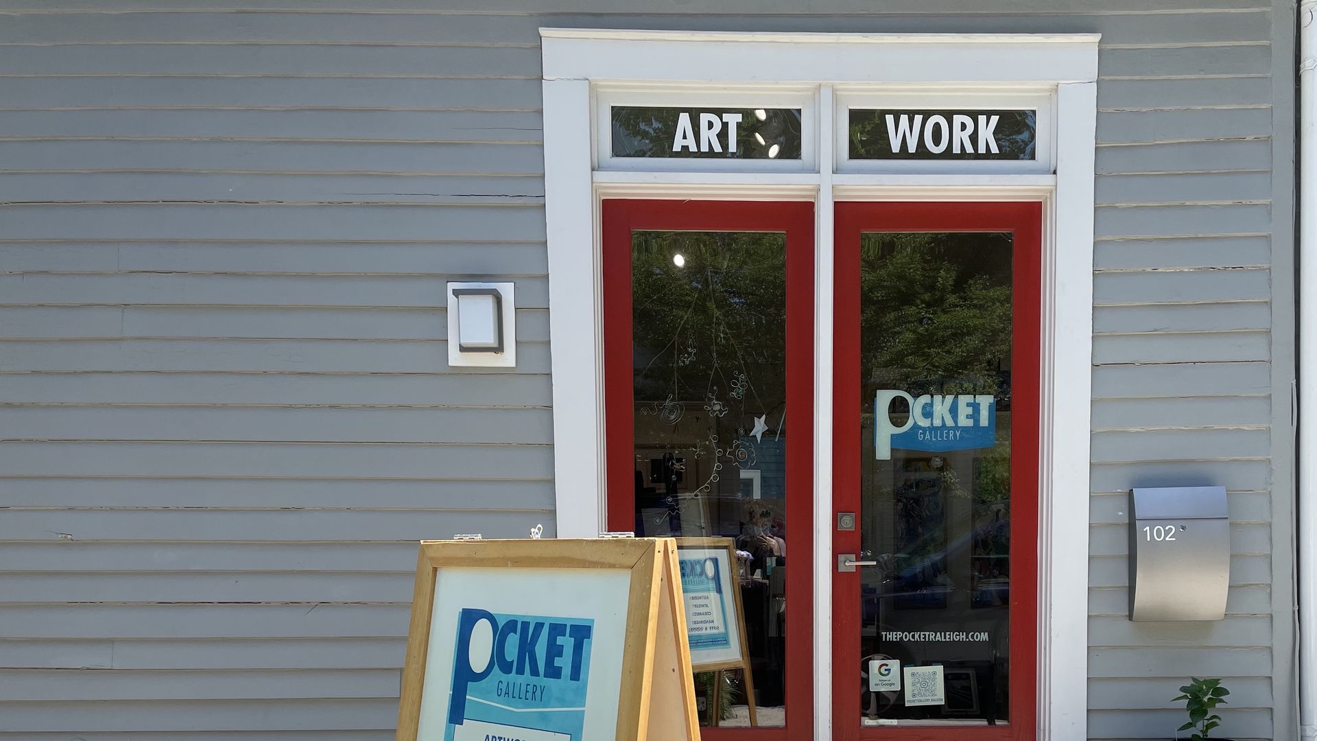 The outside of Pocket Gallery