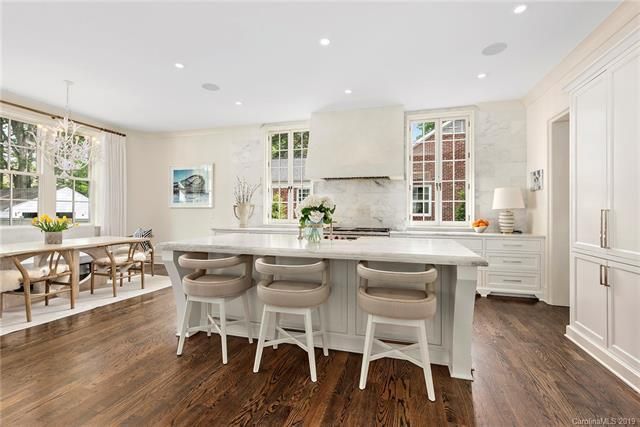 2350 Croydon Road kitchen