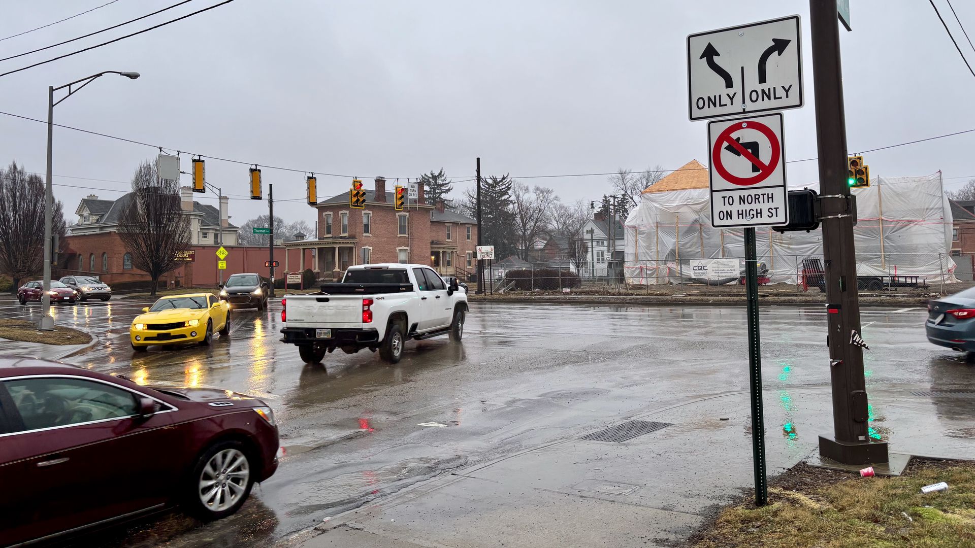 A misaligned intersection of Thurman Avenue and Greenlawn Avenue at High Street