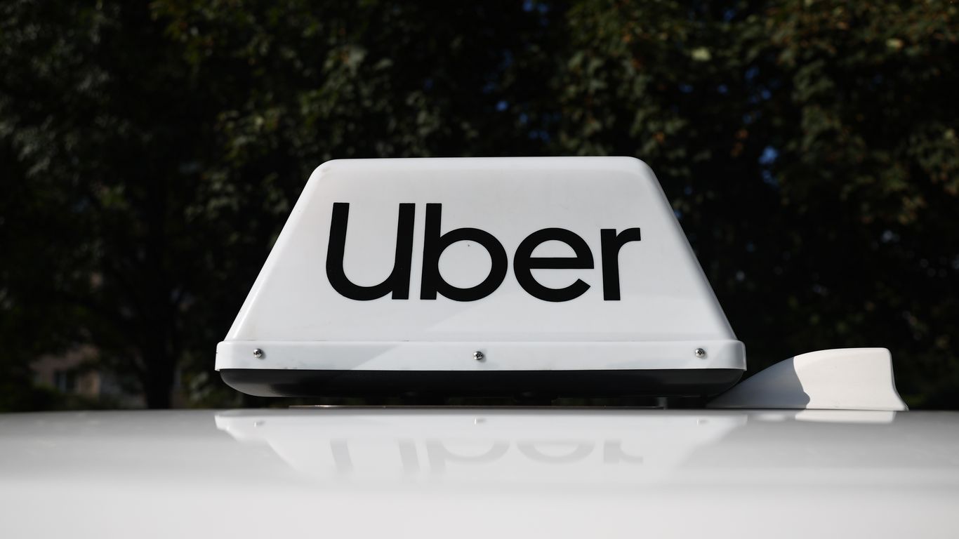 Uber to cut 10% of workforce