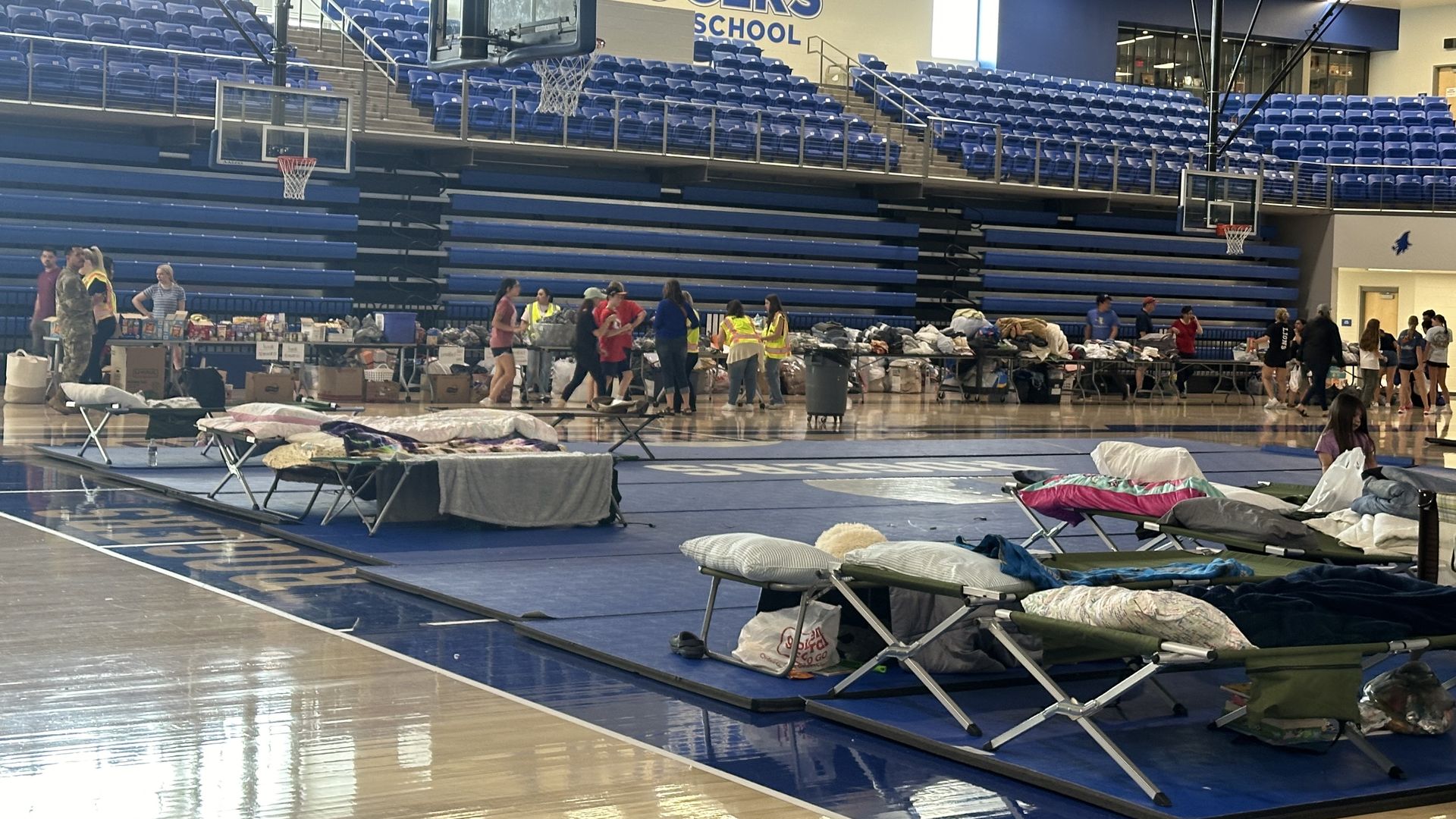 photo inside Rogers High School gym