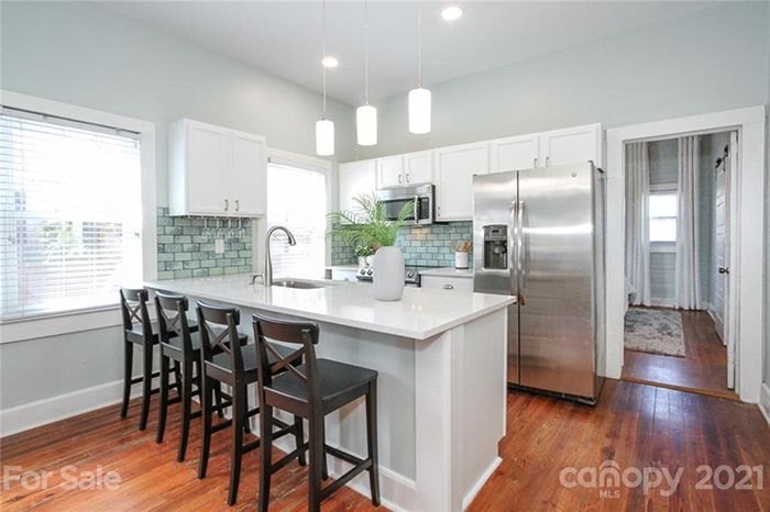 500 Herrin Ave, kitchen