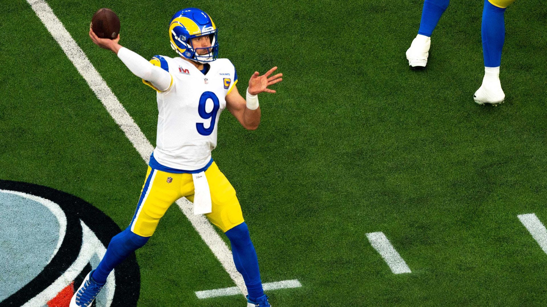 Los Angeles Rams quarterback Matthew Stafford throws a touchdown pass during the Super Bowl.