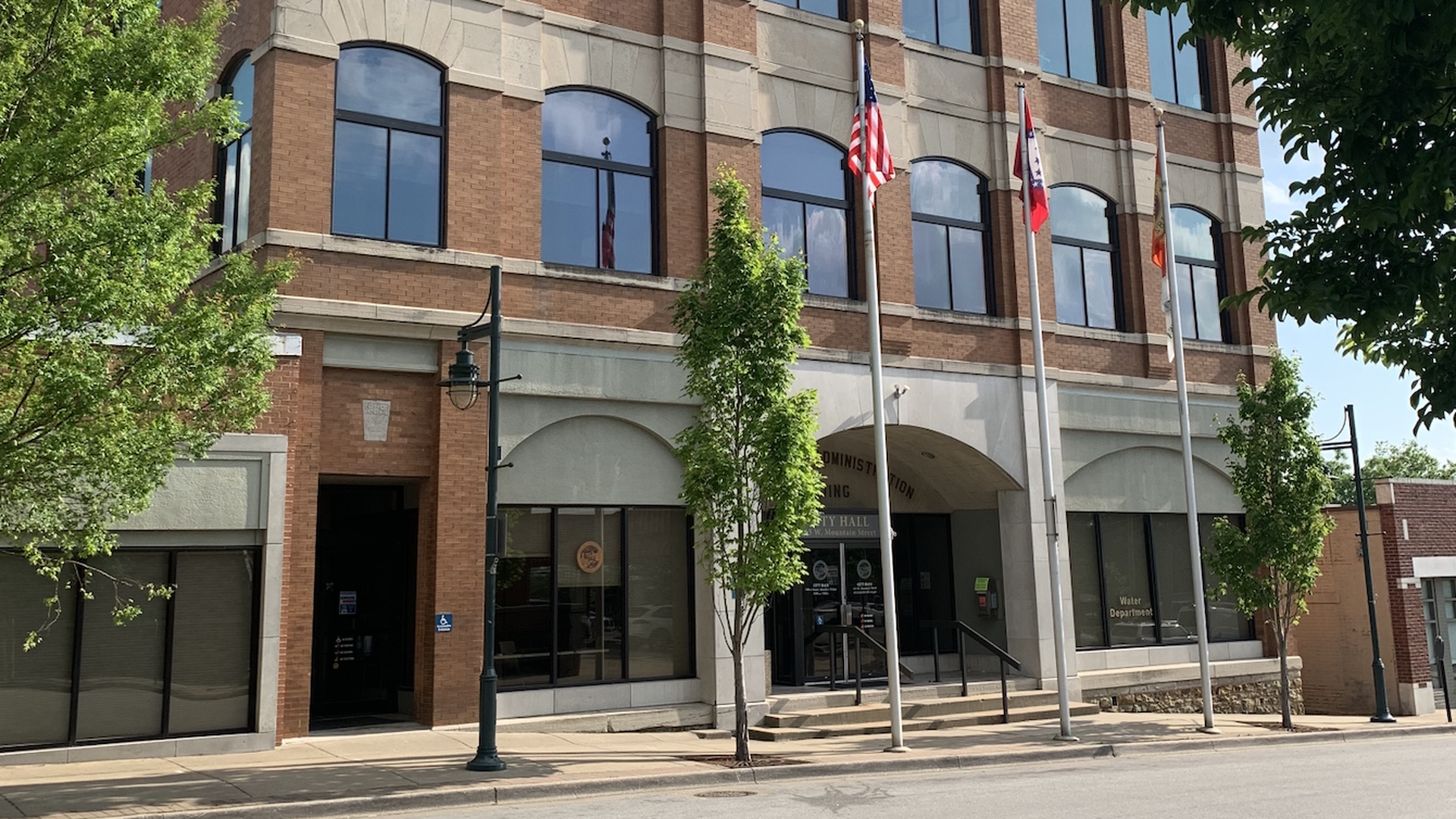 photo of fayetteville city hall