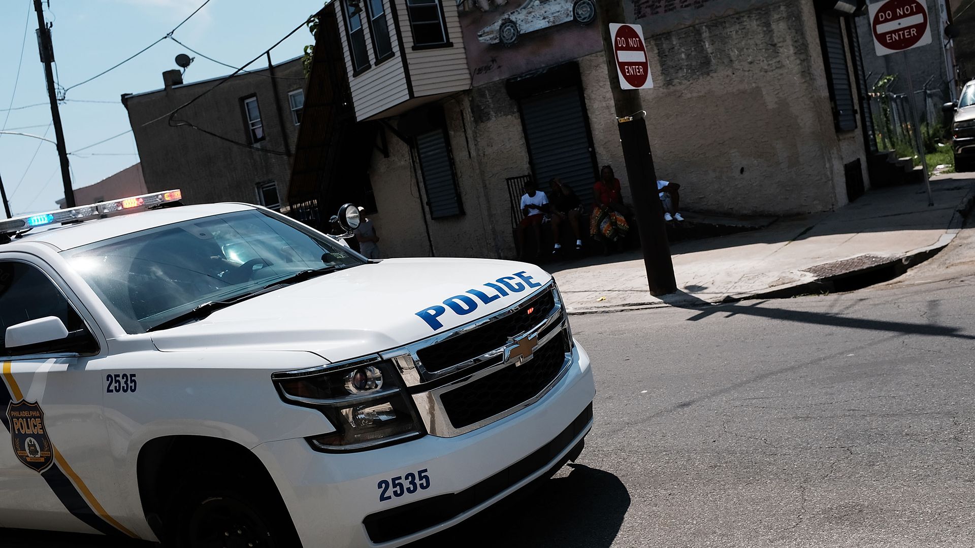 Police monitoring an area in Kensington section of Philadelphia ,which has become a hub for heroin use. Photo: Spencer Platt/Getty Images