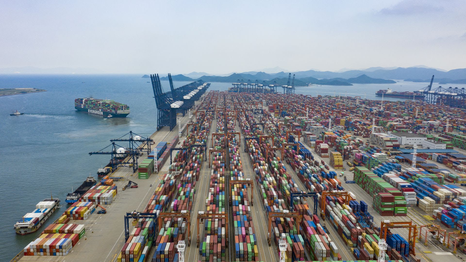 Image of a shipping port in southern China.