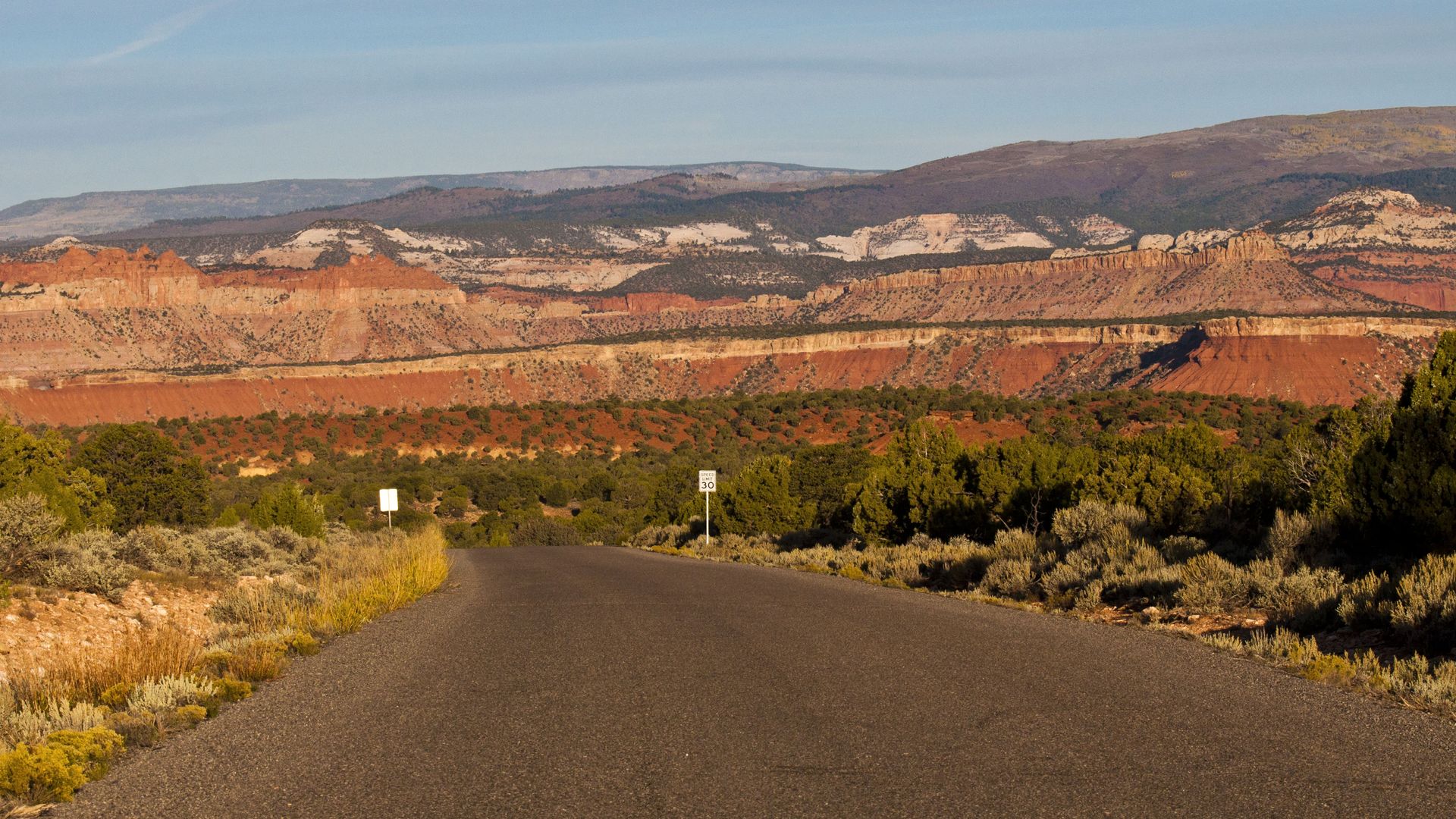 North America, USA, Utah, Grand Staircase Escalante National Monument, Circle Cliffs and Boulder Mountain from Burr Trail. 