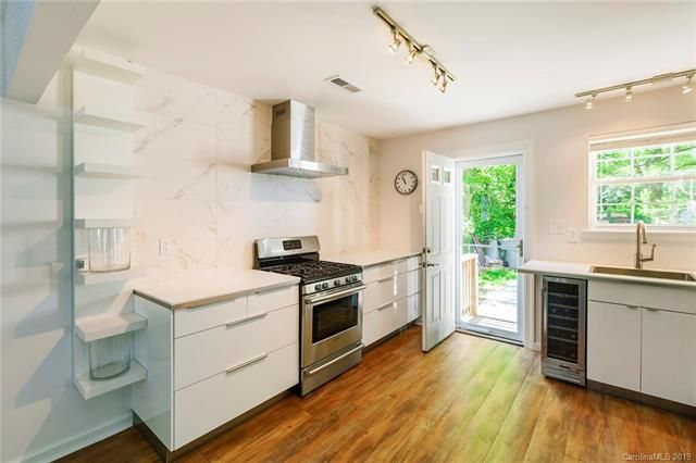 1404 Kennon St. kitchen