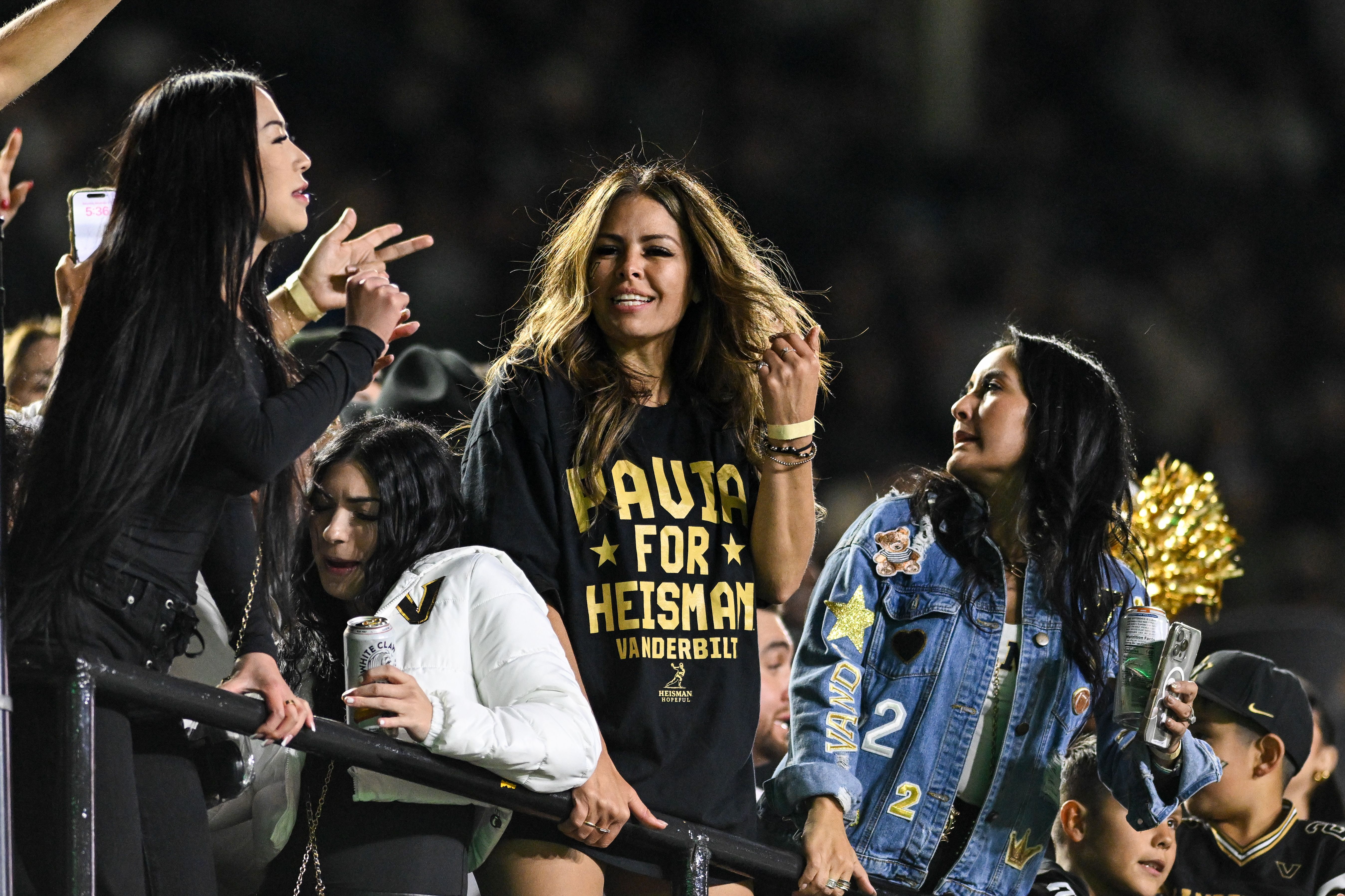 2 Latino QBs are the top candidates for the Heisman and are set to make history