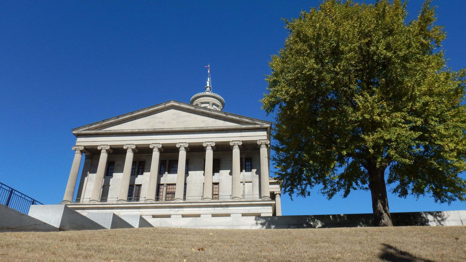 The Tennessee state capitol building. 