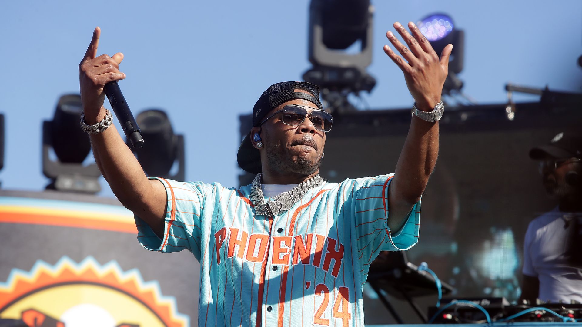Our favorite 2000s party anthems: from Nelly to The Killers