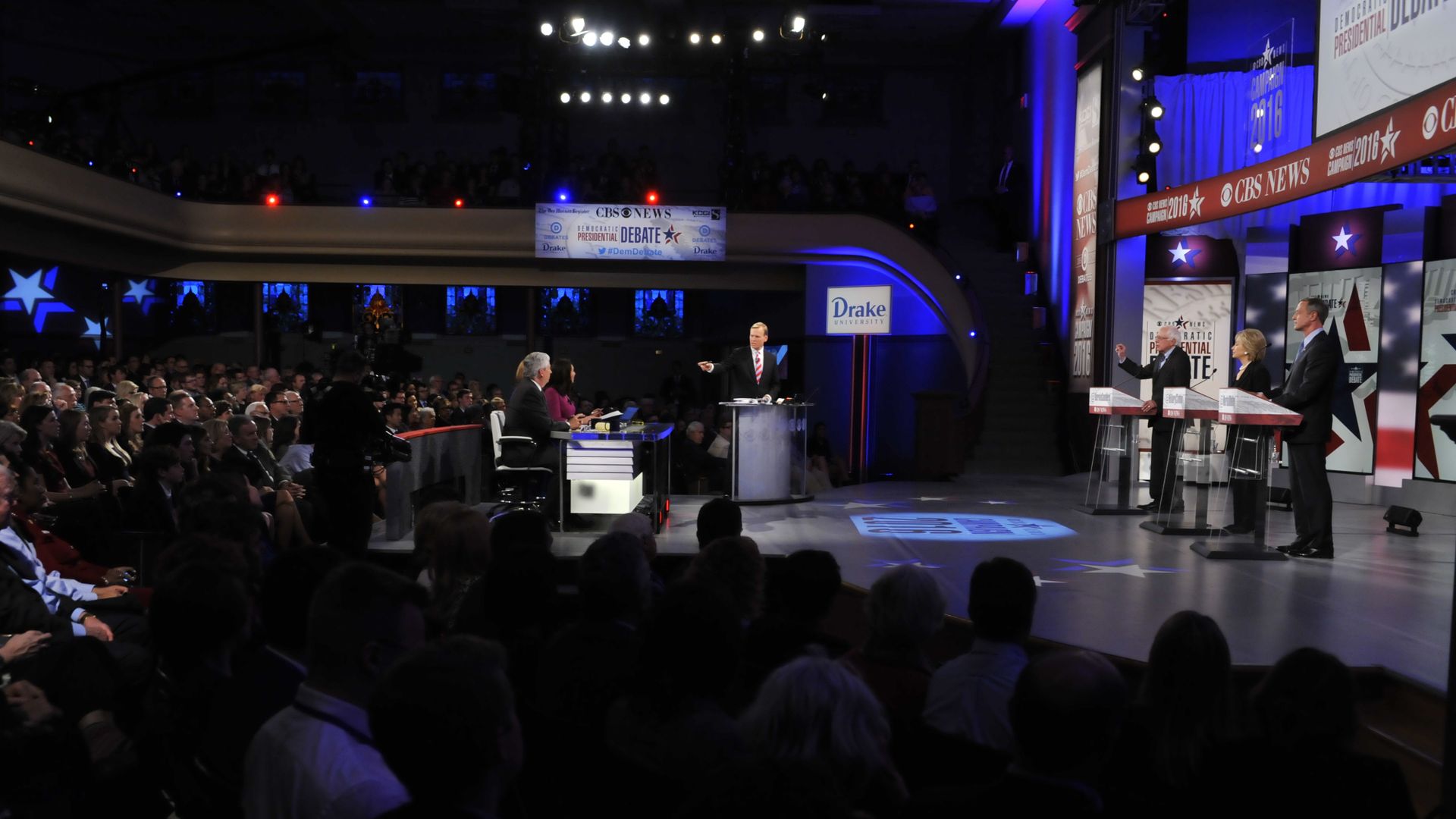 John Dickerson moderates Democratic primary debate in 2015.
