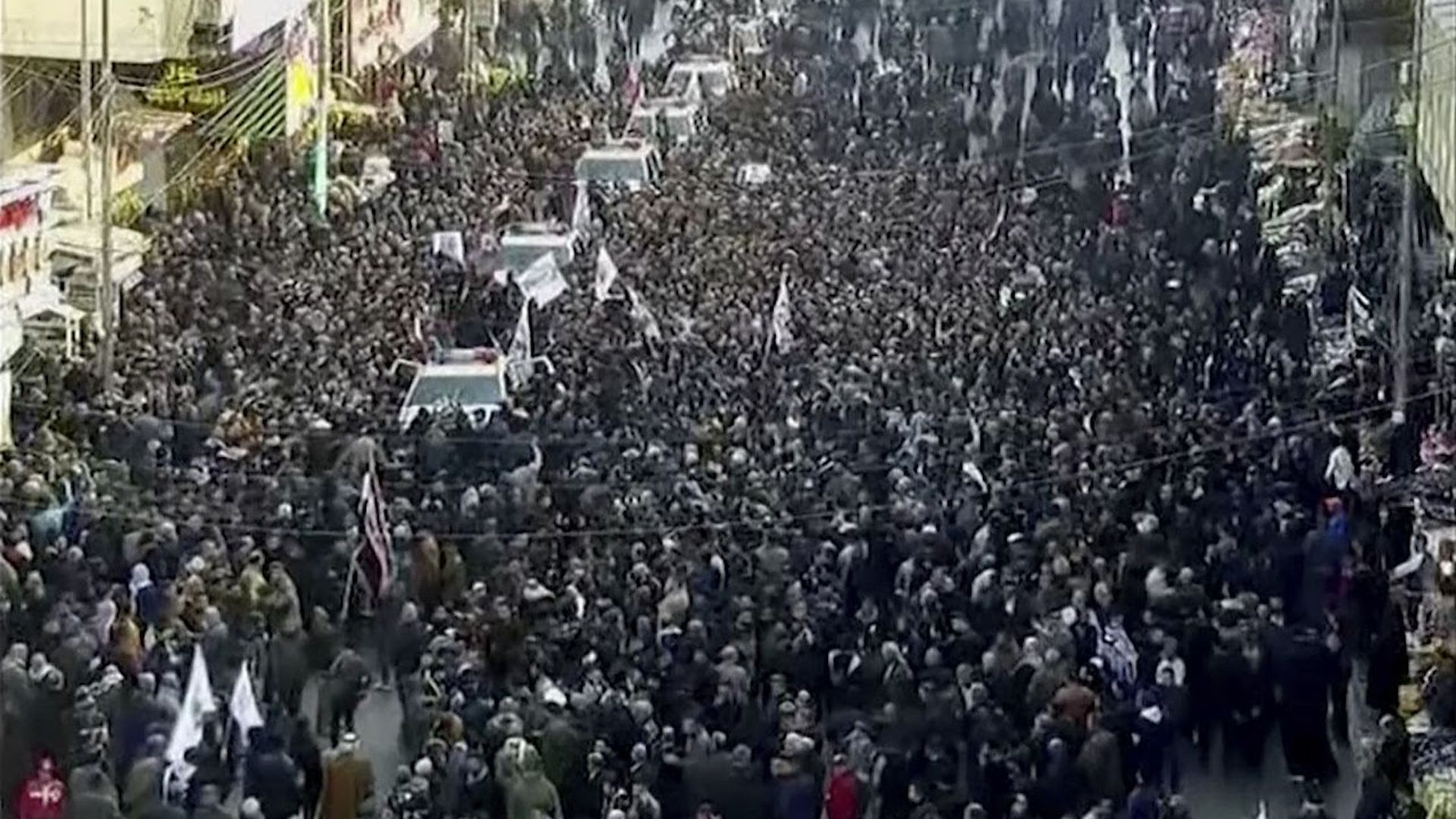 Thousands of mourners in Iraq 