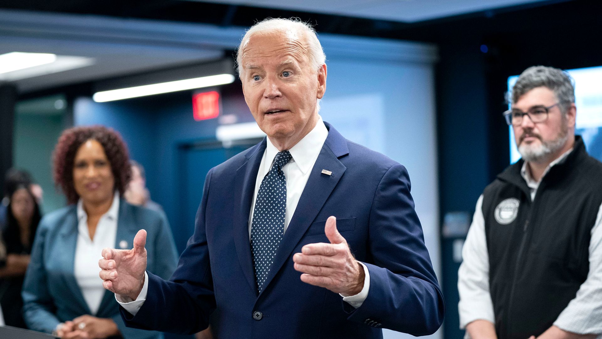 House Democrats hold anti-Biden vent session: “The donkey in the room”