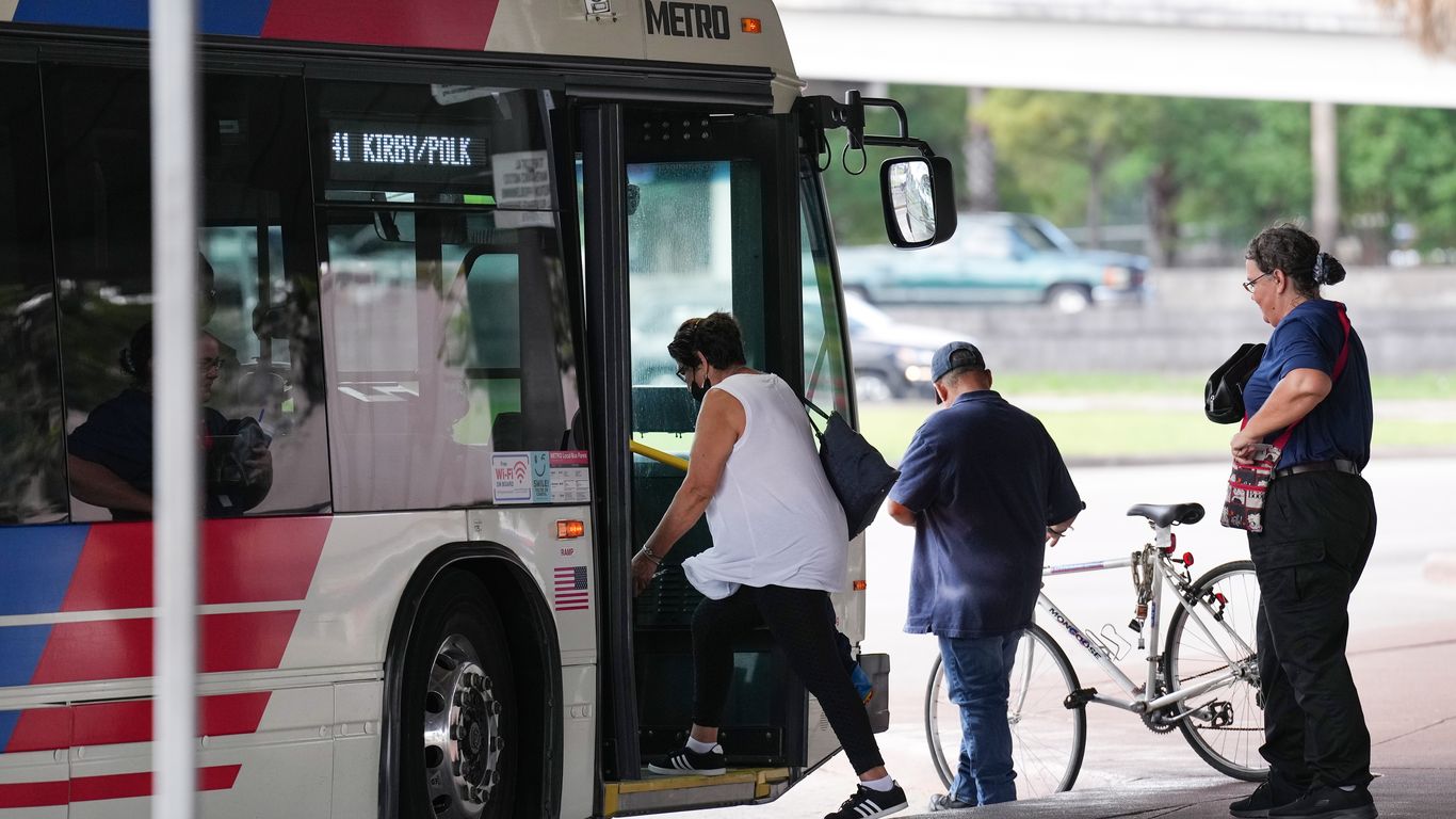 Metro launches nonstop bus from downtown Houston to Bush Airport ...