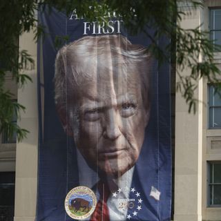 Raskin seeks to preserve Trump's D.C. "propaganda" in Smithsonian