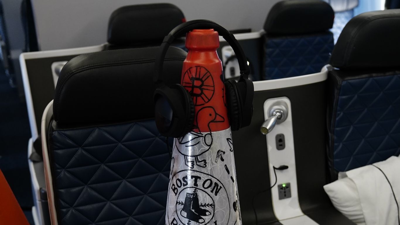 Scottish keepsake: Glasgow influencer brings cone to Boston
