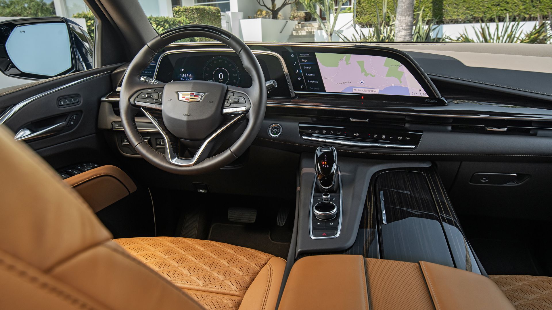 Image of 2021 Cadillac Escalade's curved 33-inch dashboard screen