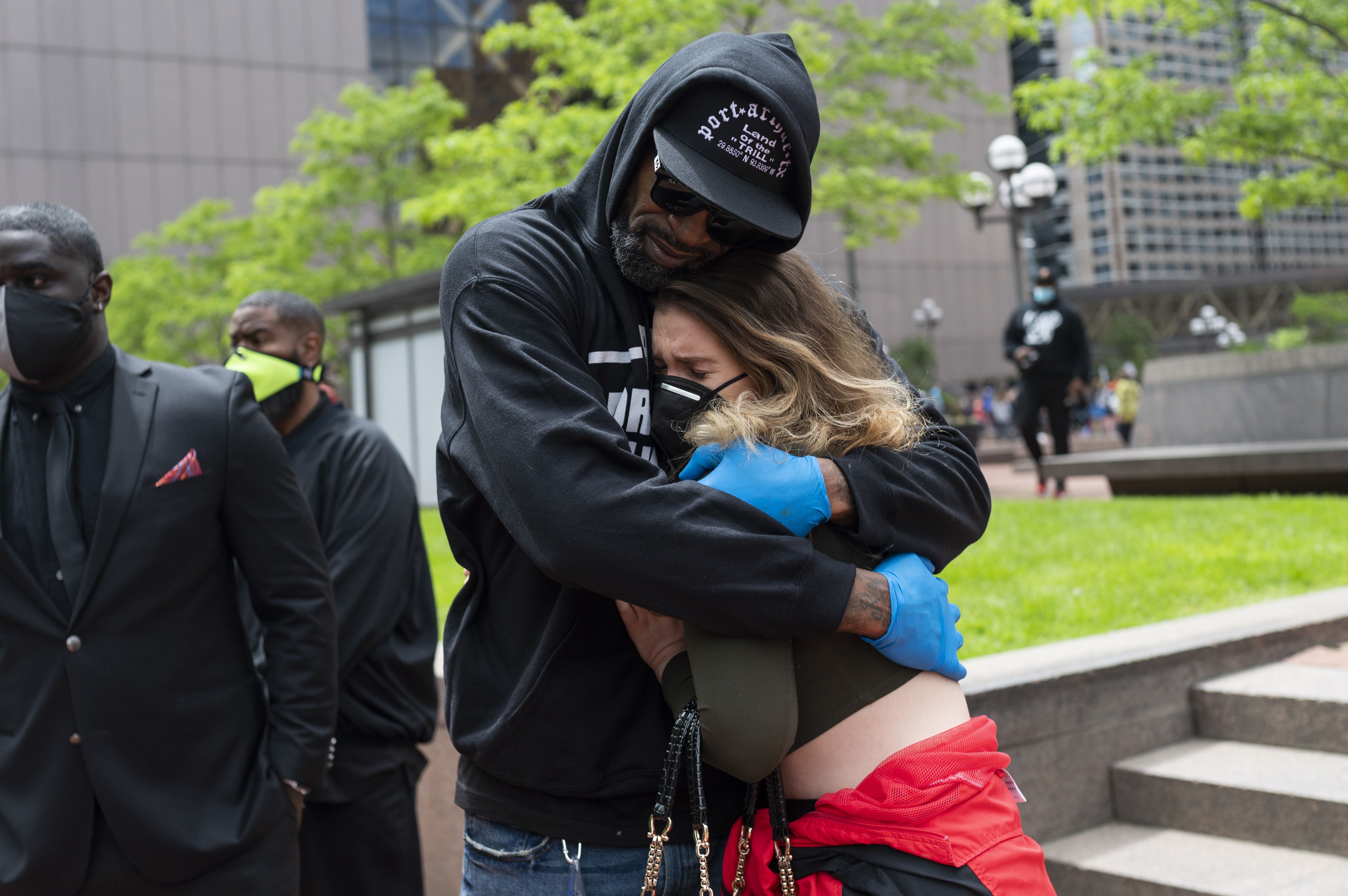 Stephen Jackson hugging a woman
