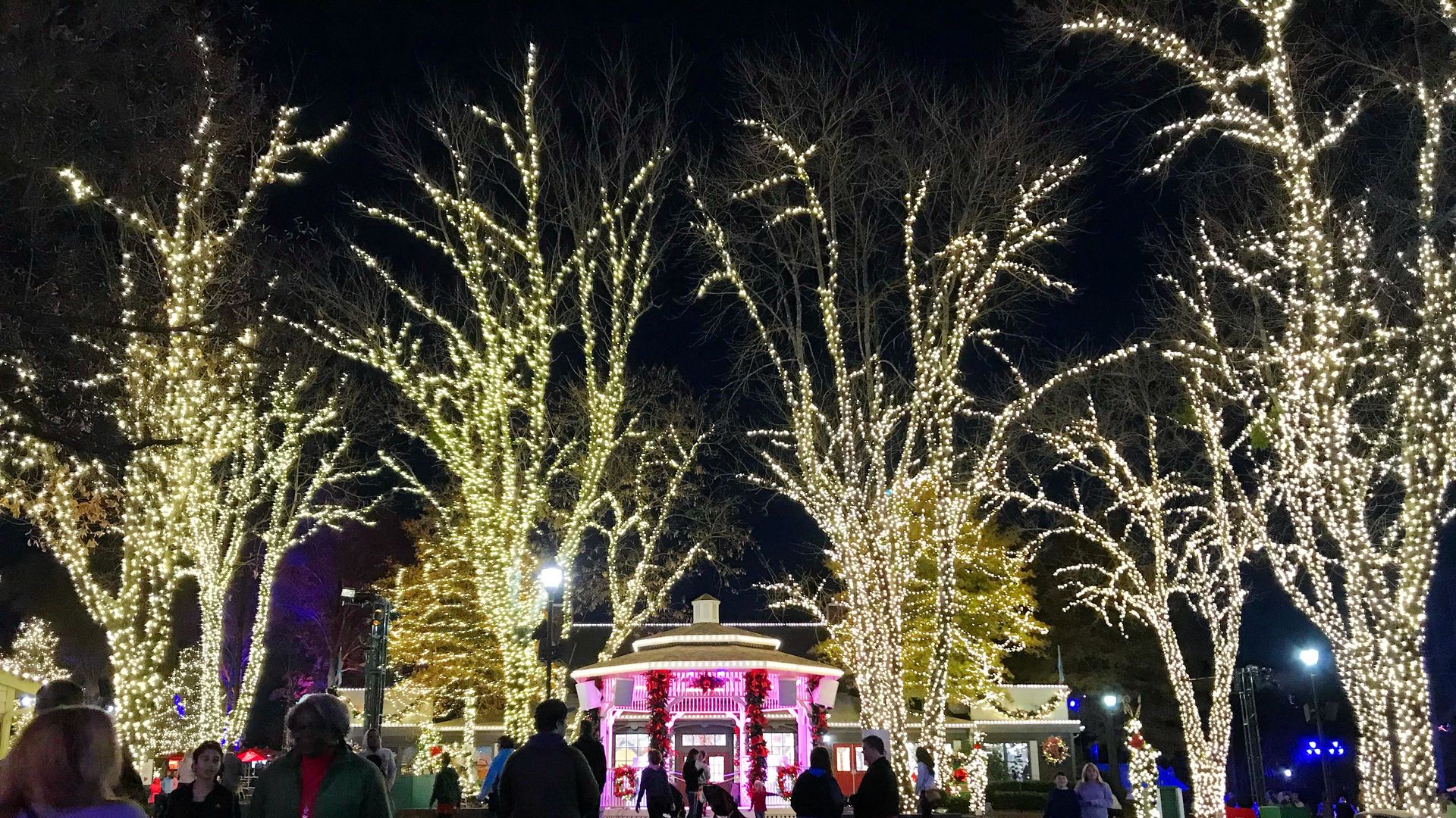 winterfest carowinds