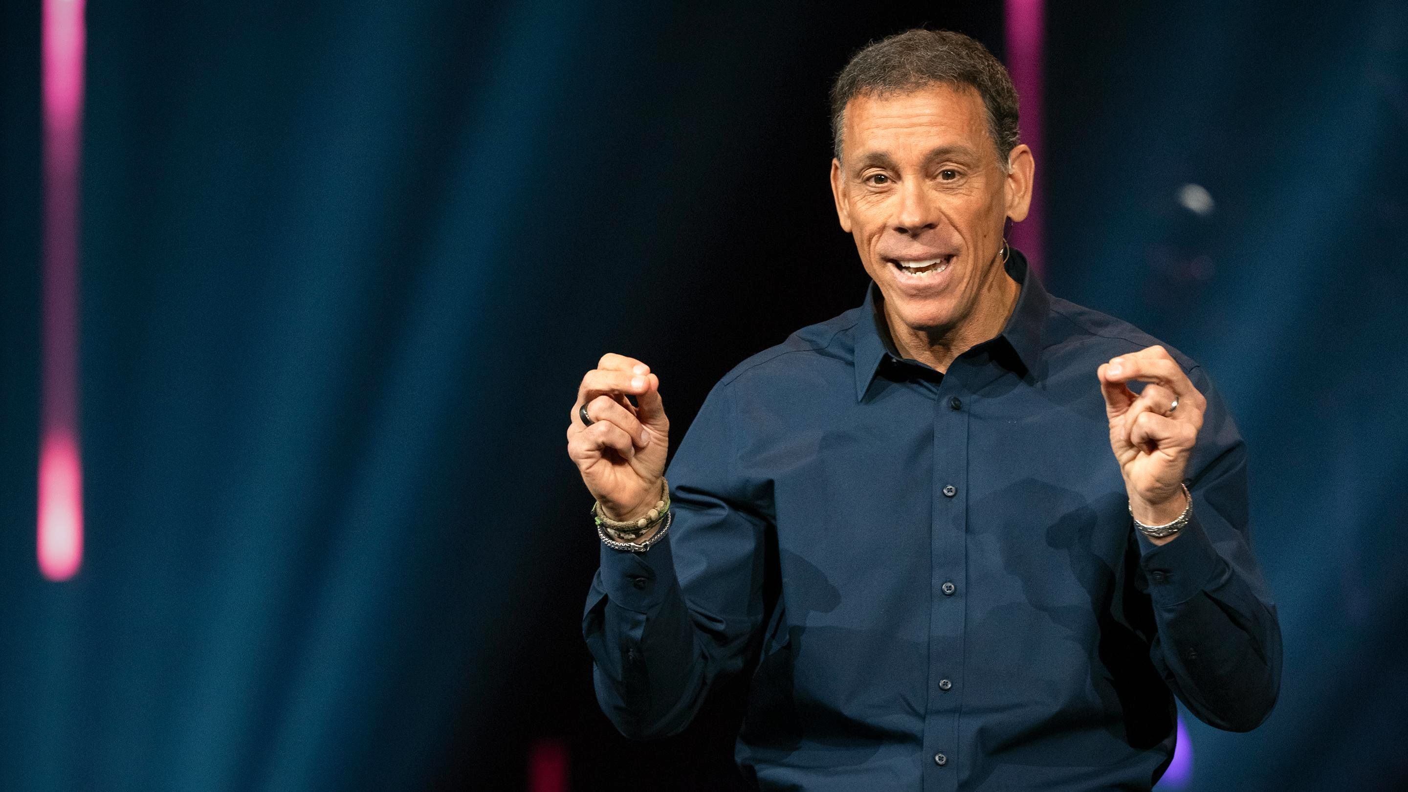 Axios CEO Jim VandeHei gives a TED talk last year. 